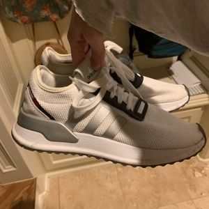 Adidas Sneakers